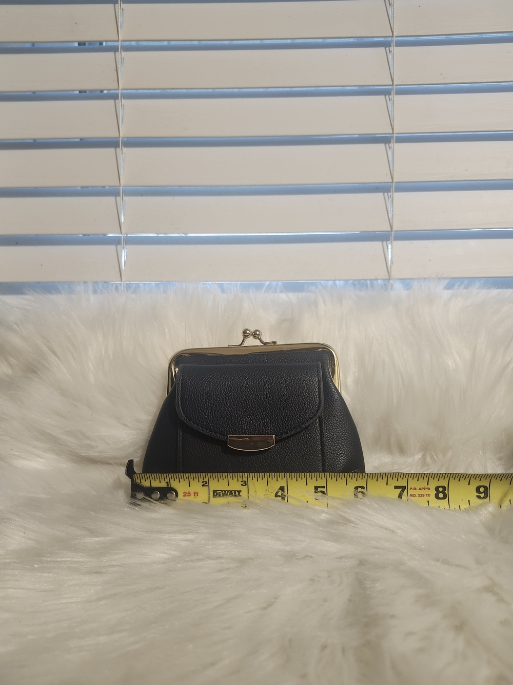 SOLD‼️ - Classic Navy Blue Leather Kiss Lock Coin Purse/ Wallet - Picture 2 of 8